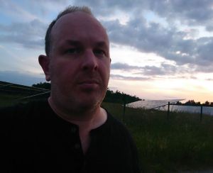 Photo of Writer Simon Farnell
