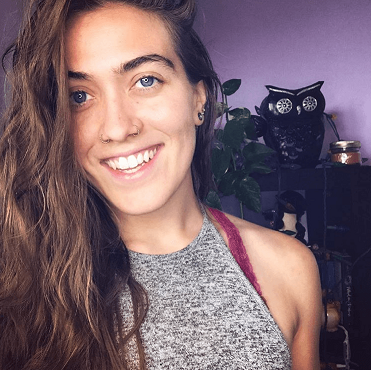 Photo of author Natalia Leigh.  Writer Natalia Leigh headshot